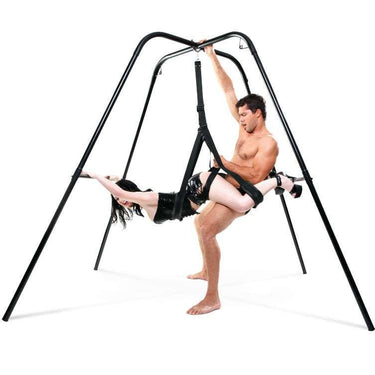 Supporto autoportante per swing bondage stabile e versatile. Stand fino a 180 kg, facile da montare. Parco giochi BDSM robusto e regolabile senza fori. Struttura in acciaio con bondage loops per massimo comfort. Swing professionale con trasporto facile